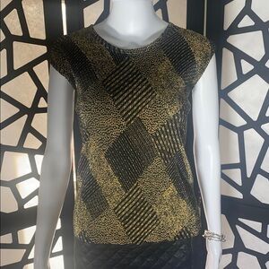 Chic Women's Short Sleeve Top in Black and Gold